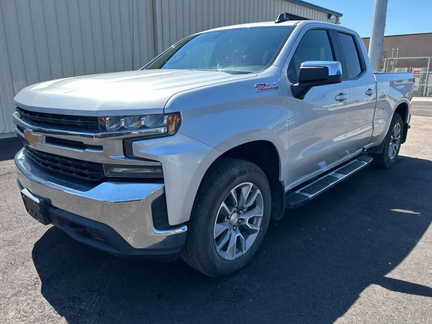 2020 Chevrolet Silverado 1500 LT photo 1