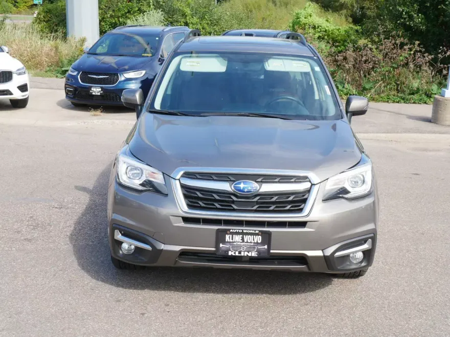 2017 Subaru Forester 2.5i Touring photo 1