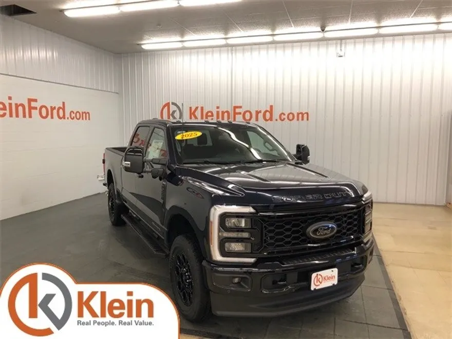 2025 Ford F-250 Lariat photo 1