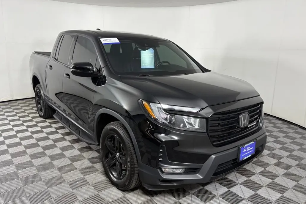 2021 Honda Ridgeline Black Edition photo 1