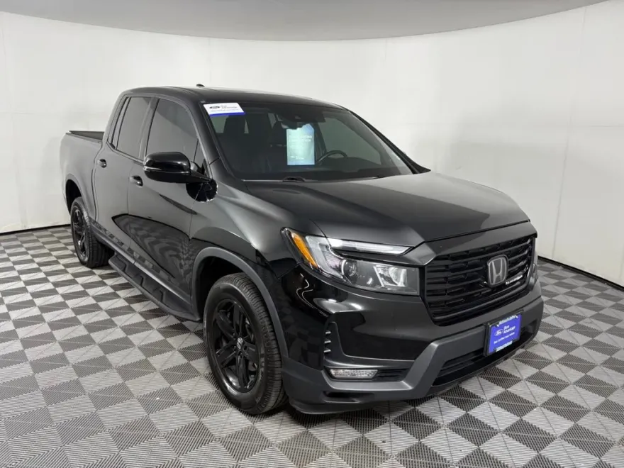 2021 Honda Ridgeline Black Edition photo 1