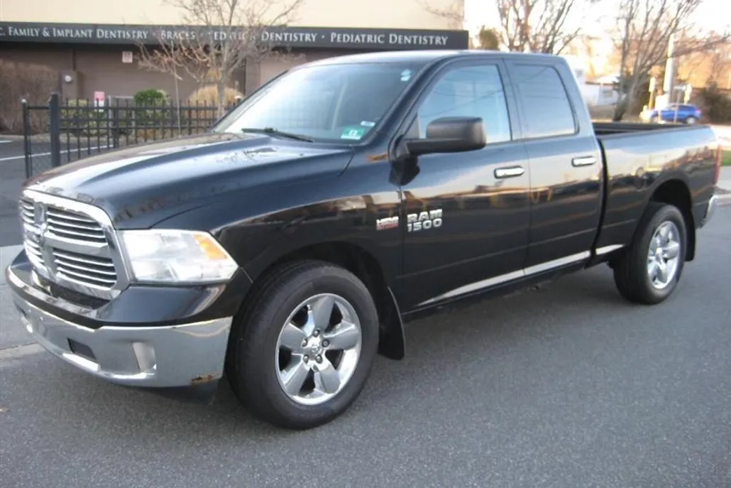 2013 Ram 1500 SLT photo 1