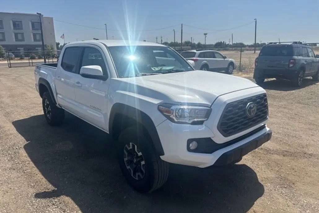2023 Toyota Tacoma TRD Off-Road V6 photo 1
