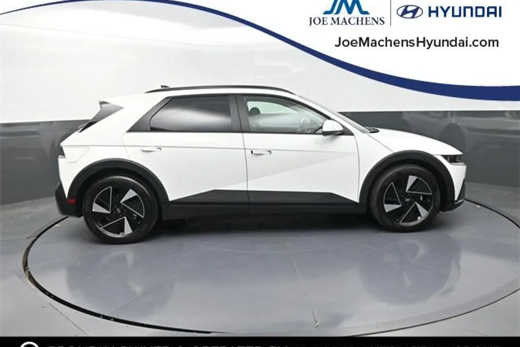 2025 Hyundai Ioniq 5 SEL photo 1