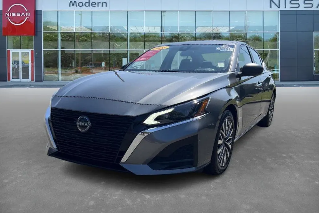 2024 Nissan Altima 2.5 SV photo 1