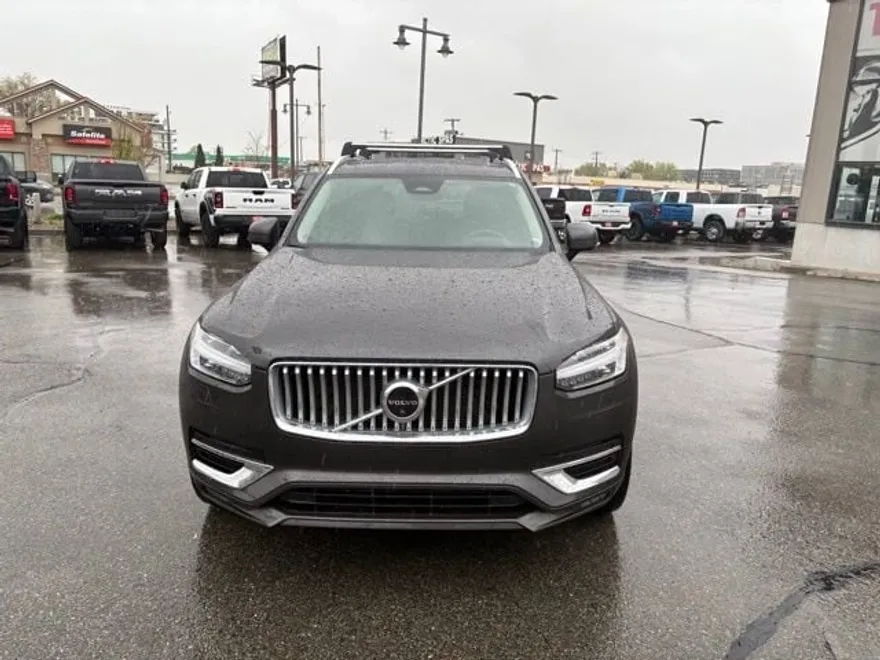 2023 Volvo XC90 B5 AWD Plus photo 1