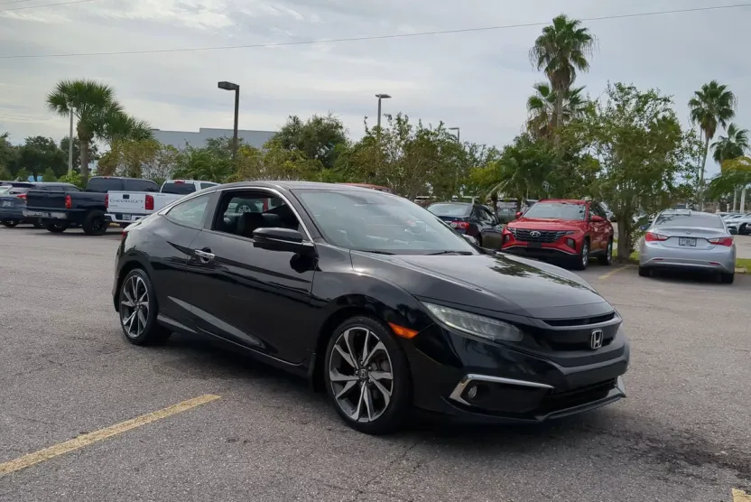2020 Honda Civic Touring photo 1
