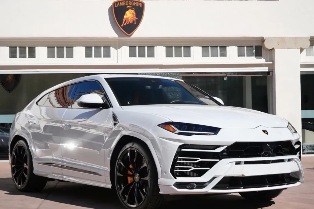 2022 Lamborghini Urus photo 1