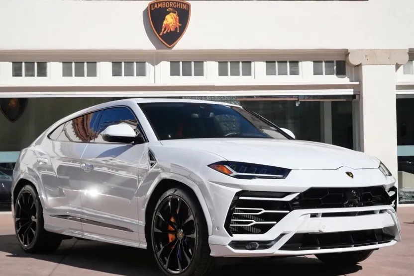 2022 Lamborghini Urus photo 1