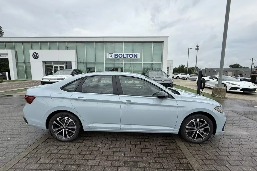 2025 Volkswagen Jetta 1.5T Sport photo 1