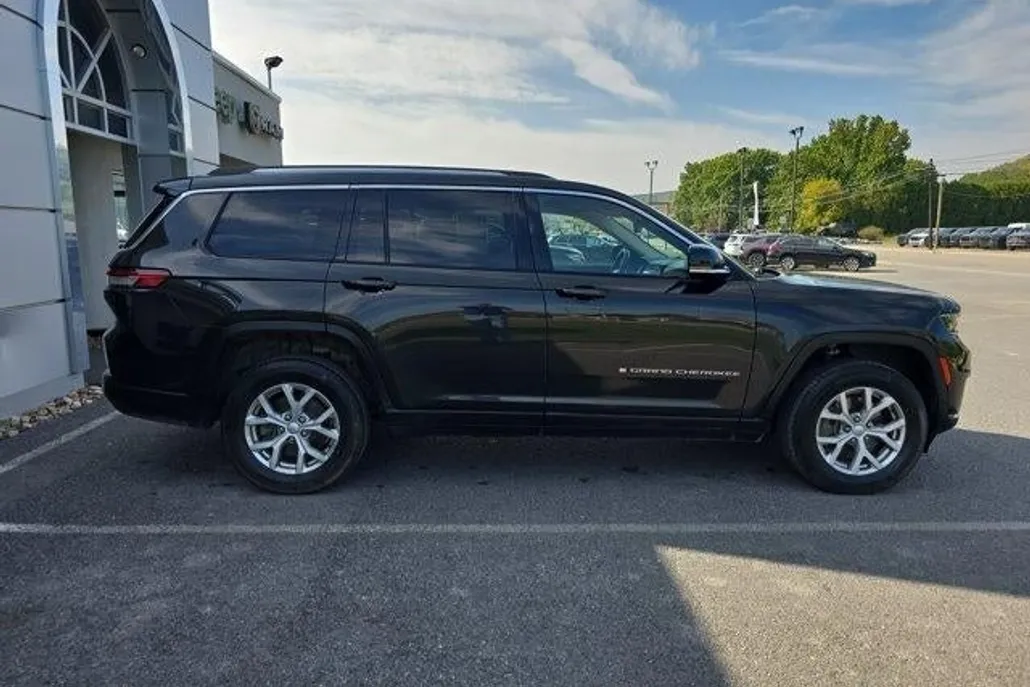 2022 Jeep Grand Cherokee Limited photo 1