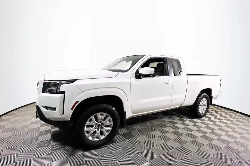 2024 Nissan Frontier SV photo 1