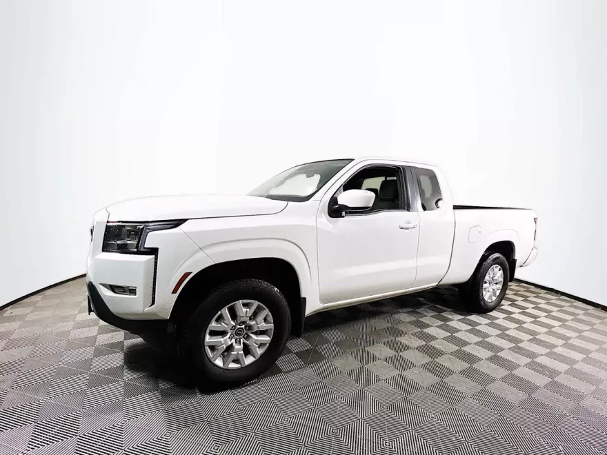2024 Nissan Frontier SV photo 1