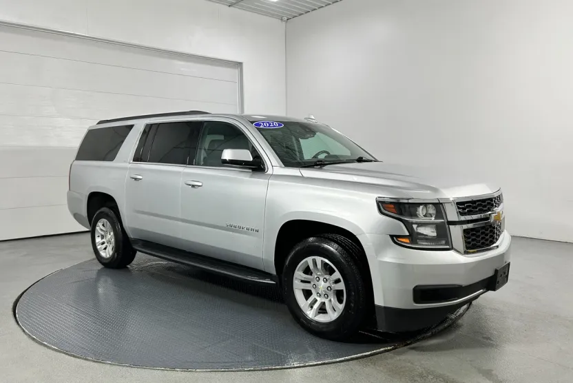2020 Chevrolet Suburban LT photo 1