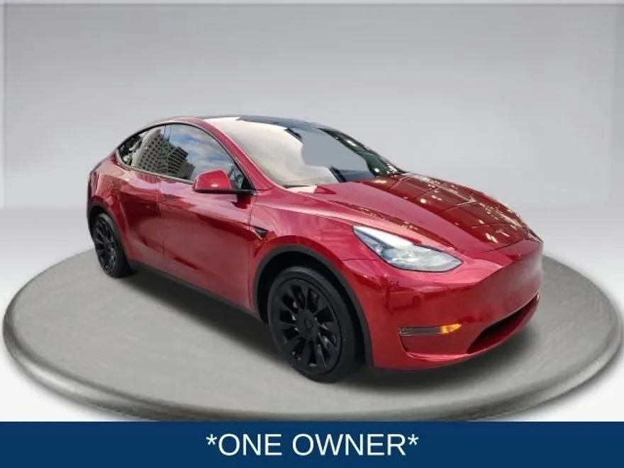 2024 Tesla Model Y Standard Range photo 1