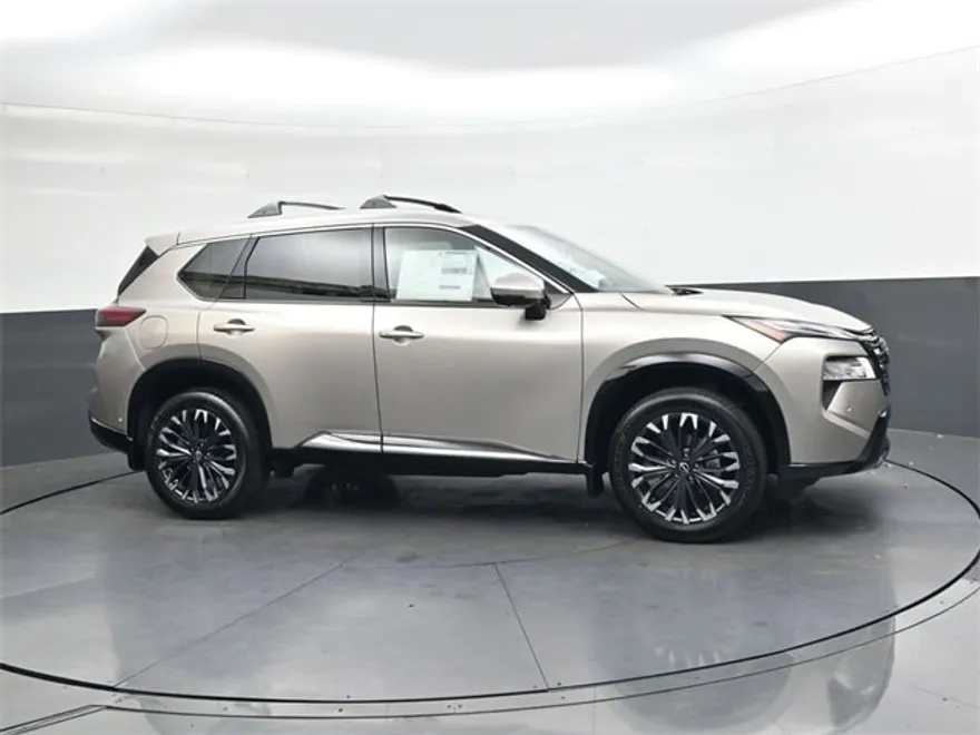 2026 Nissan Rogue Platinum photo 1