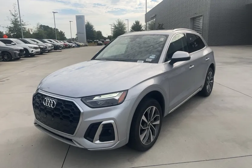 2024 Audi Q5 45 S line Premium photo 1