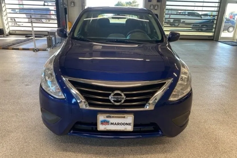 2019 Nissan Versa 1.6 SV photo 1