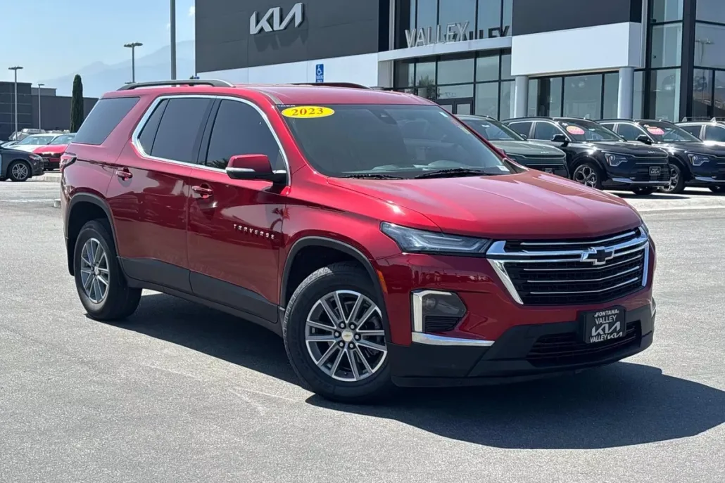 2023 Chevrolet Traverse Cloth 1LT photo 1
