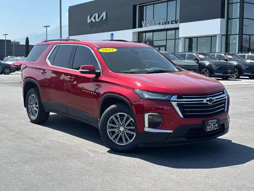 2023 Chevrolet Traverse Cloth 1LT photo 1