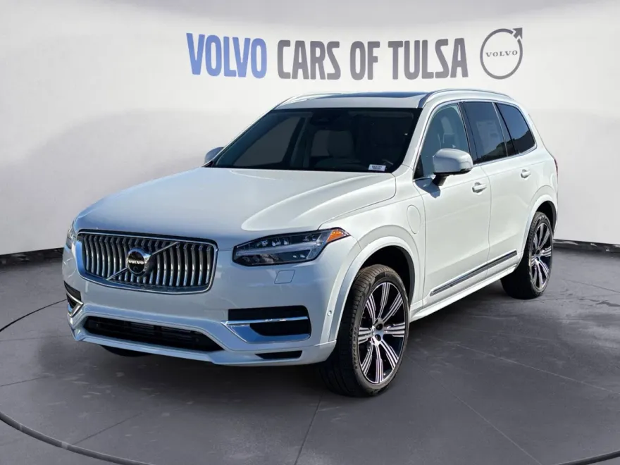 2025 Volvo XC90 T8 AWD Plus photo 1