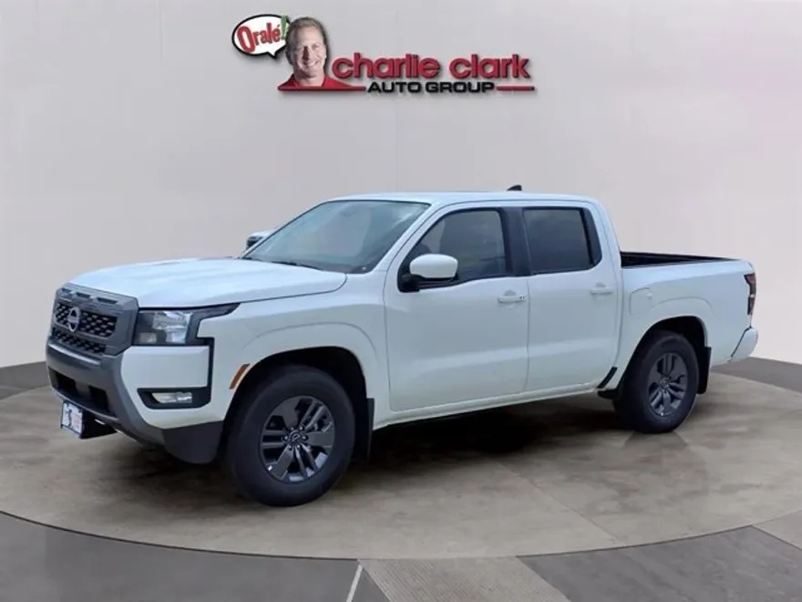 2025 Nissan Frontier SV photo 1