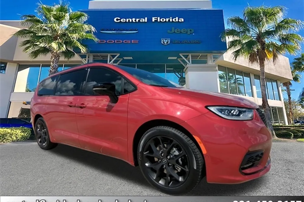 2026 Chrysler Pacifica Limited photo 1