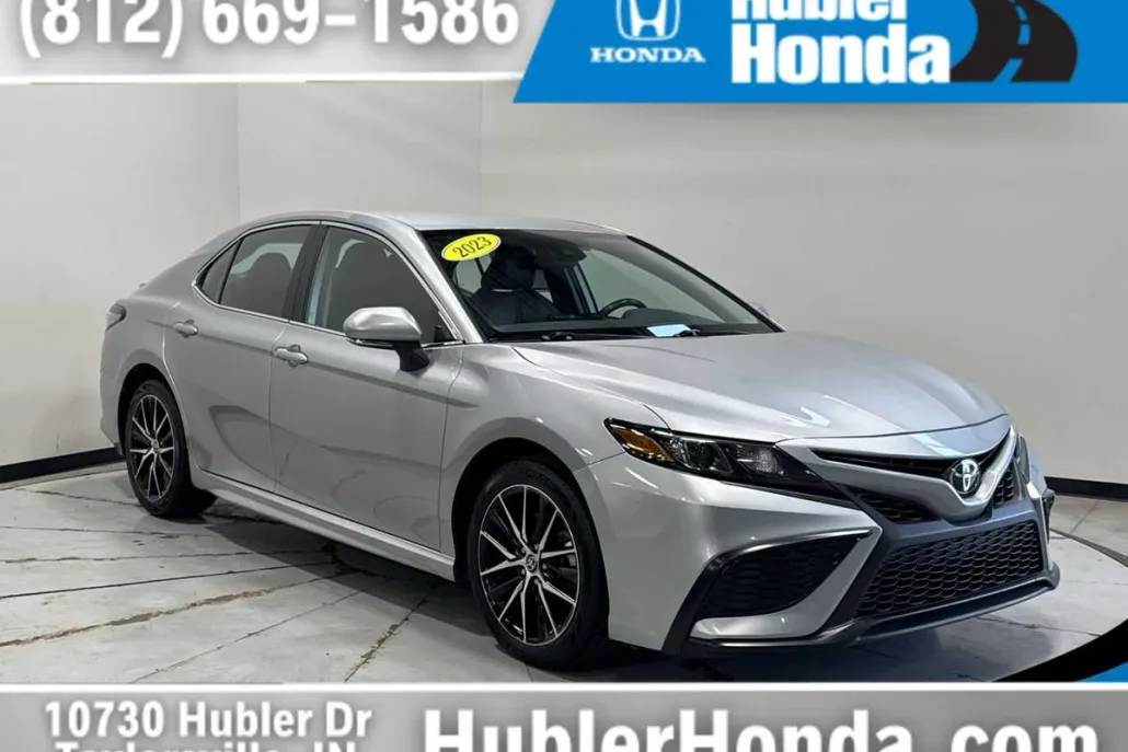 2023 Toyota Camry SE photo 1
