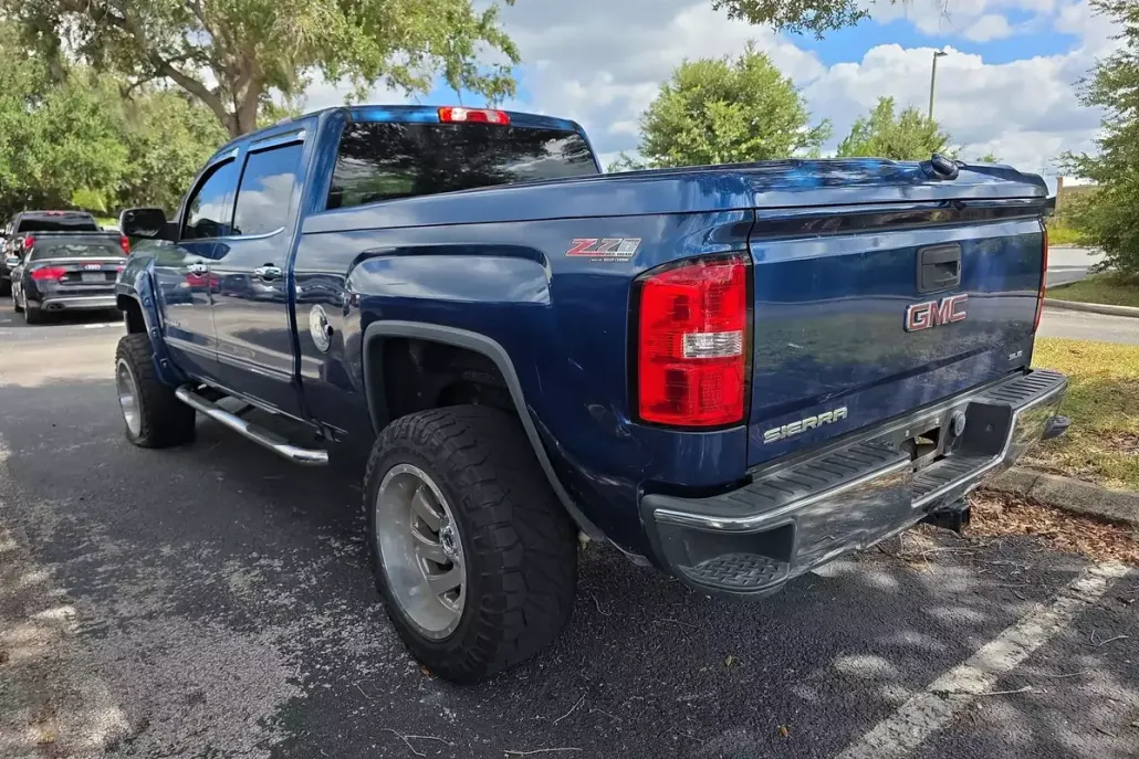 2017 Gmc Sierra 1500 SLE photo 1