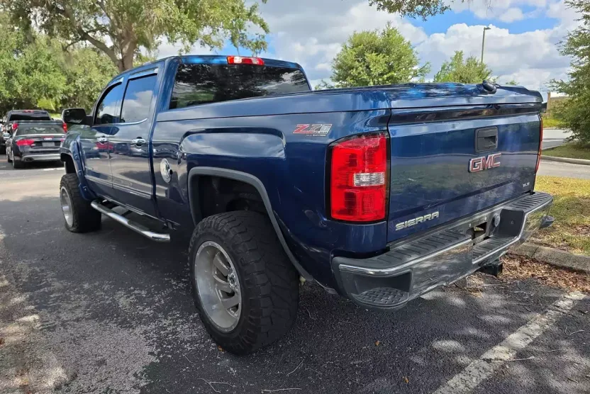 2017 Gmc Sierra 1500 SLE photo 1