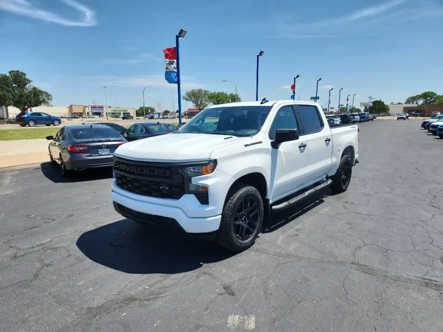 2026 Chevrolet Silverado 1500 Custom photo 1