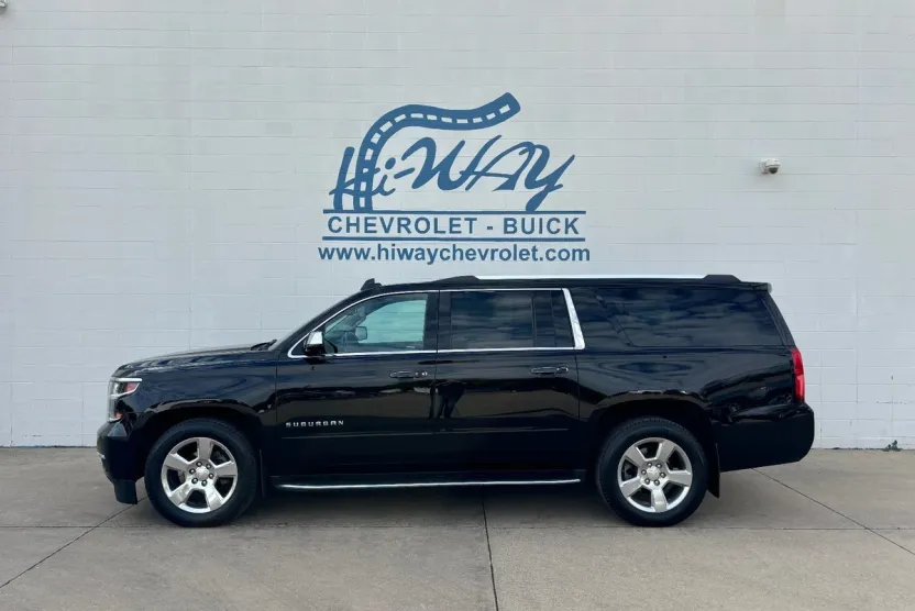 2017 Chevrolet Suburban Premier photo 1