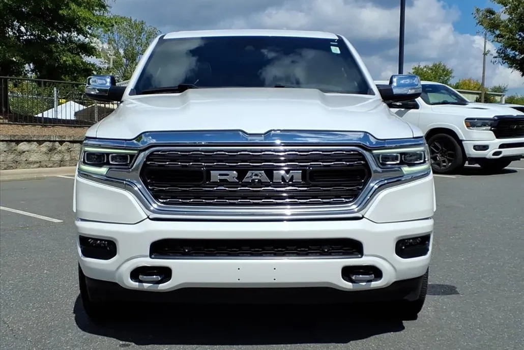 2022 Ram 1500 Limited photo 1