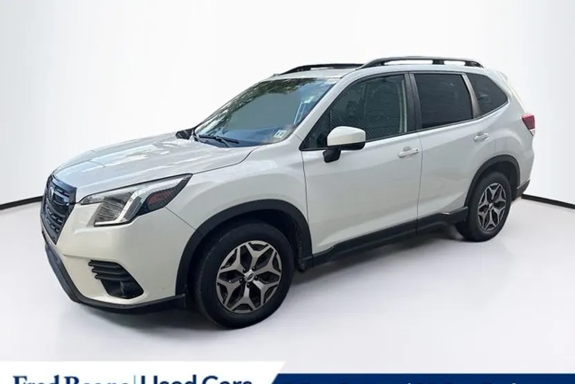 2022 Subaru Forester Premium photo 1