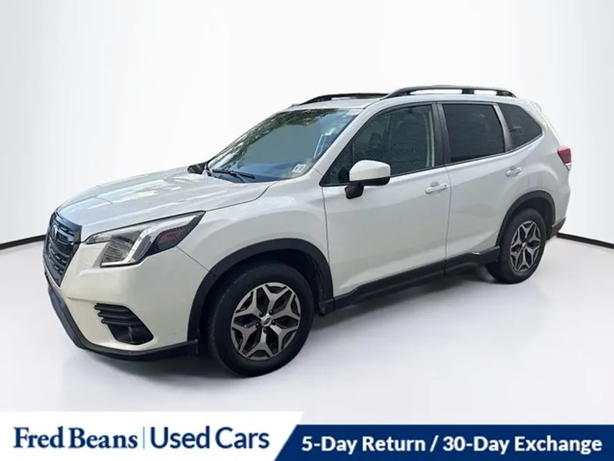 2022 Subaru Forester Premium photo 1