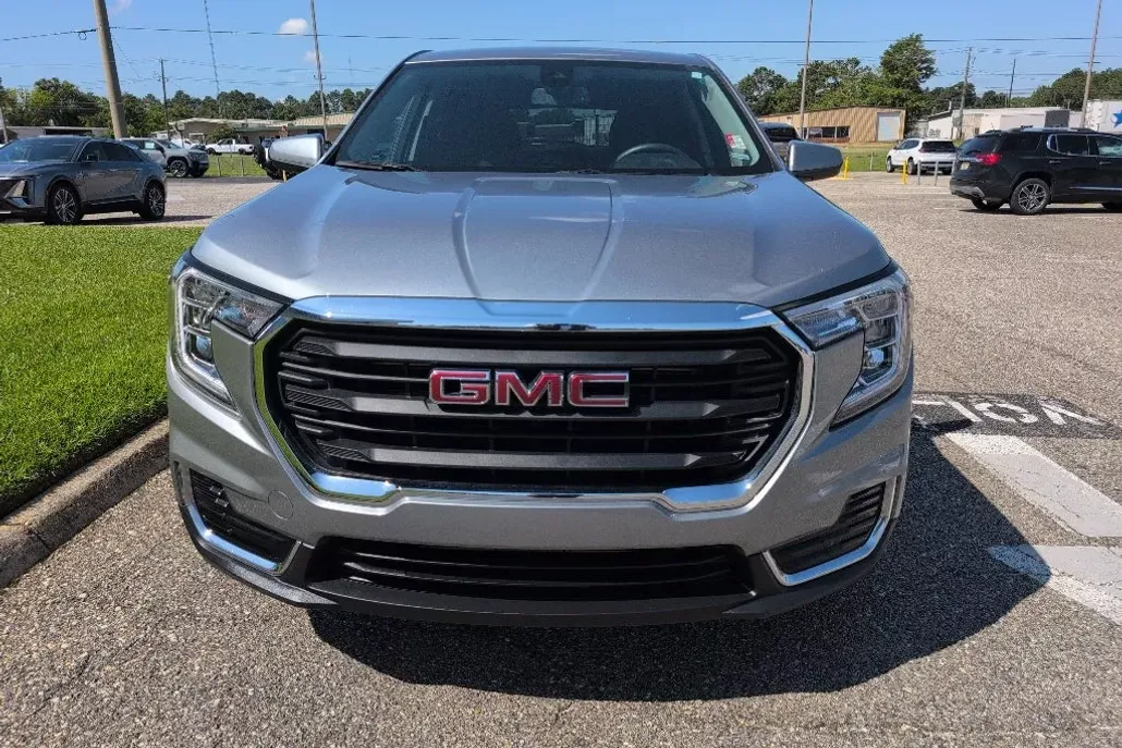 2024 Gmc Terrain SLE photo 1