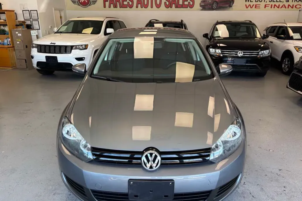 2011 Volkswagen Golf photo 1