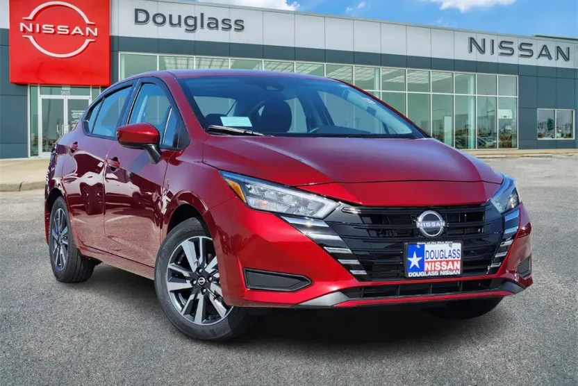 2025 Nissan Versa 1.6 SV photo 1