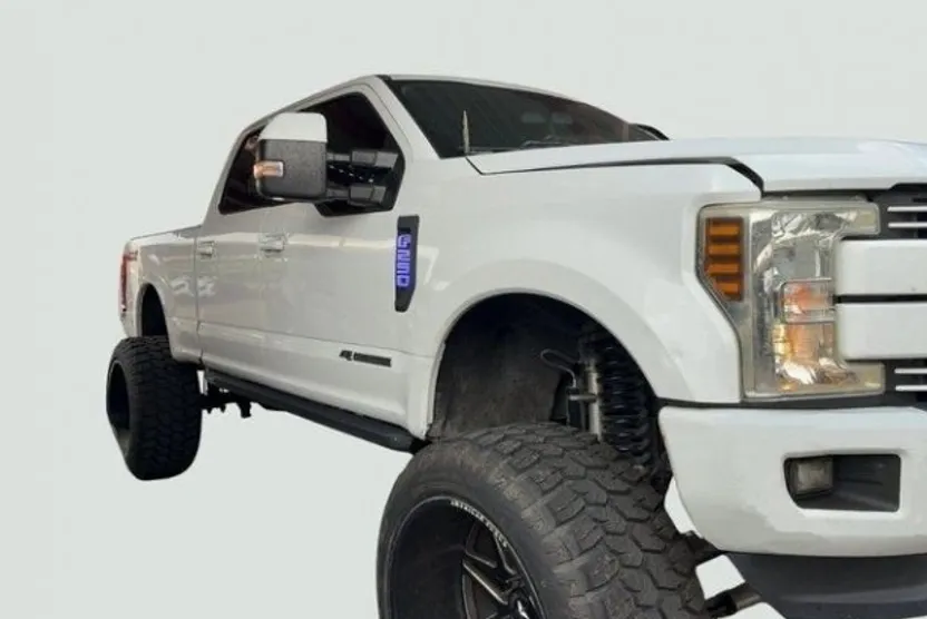 2019 Ford F-250 Lariat photo 1