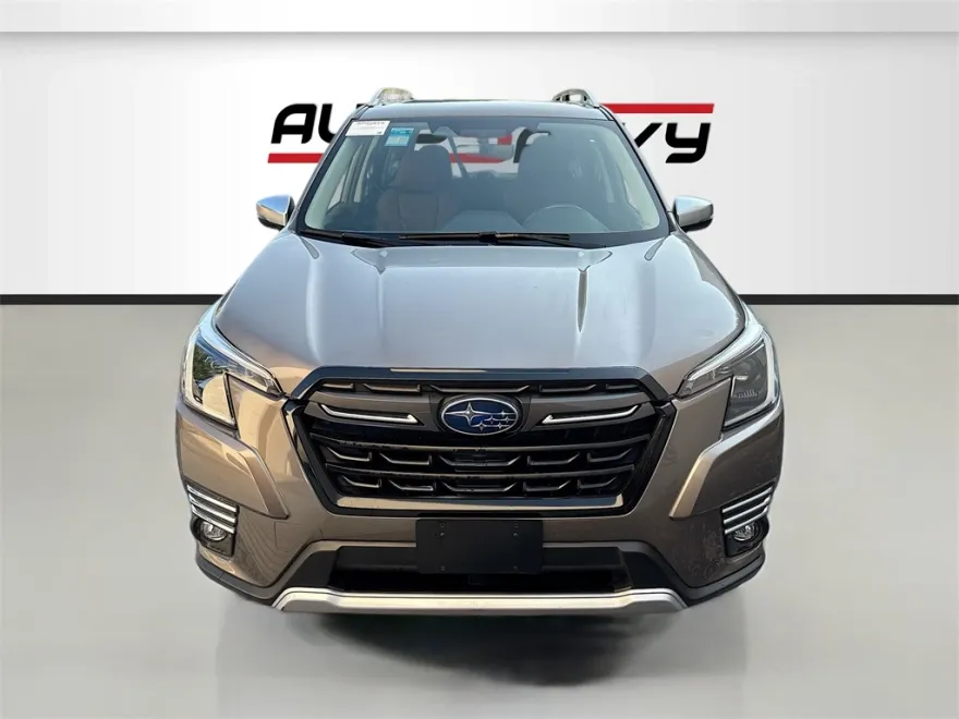2024 Subaru Forester Touring photo 1