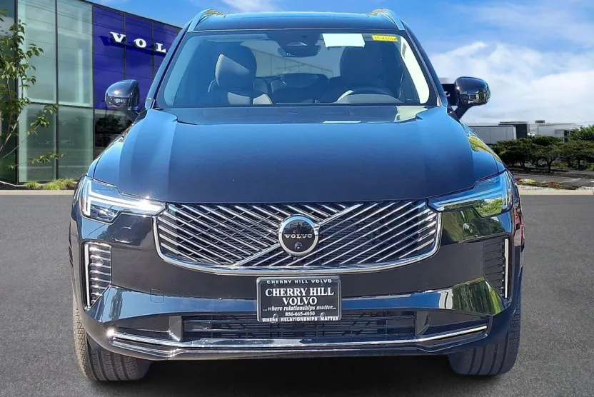 2025 Volvo XC90 Plus photo 1