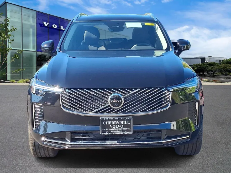 2025 Volvo XC90 Plus photo 1