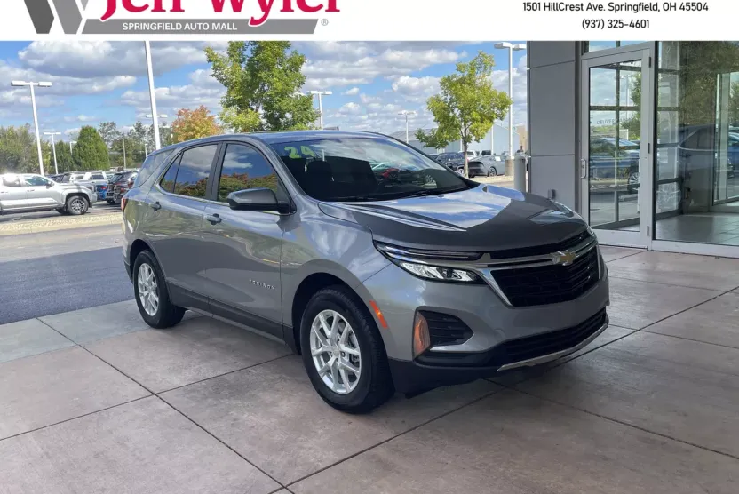 2024 Chevrolet Equinox LT photo 1