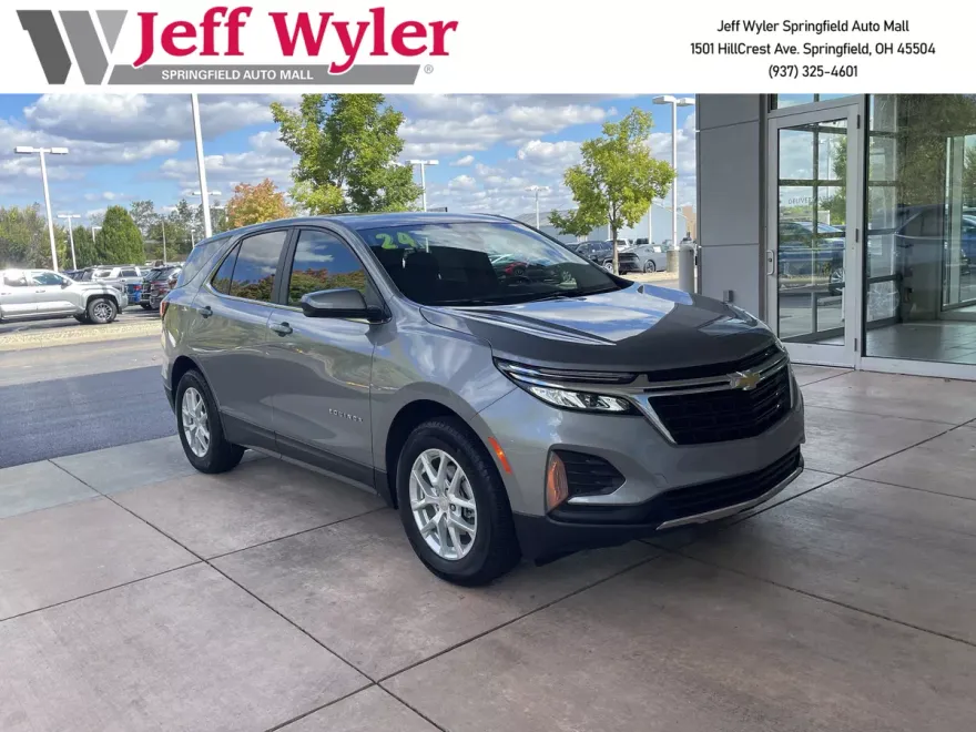 2024 Chevrolet Equinox LT photo 1