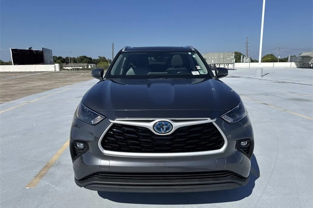 2023 Toyota Highlander Hybrid XLE photo 1