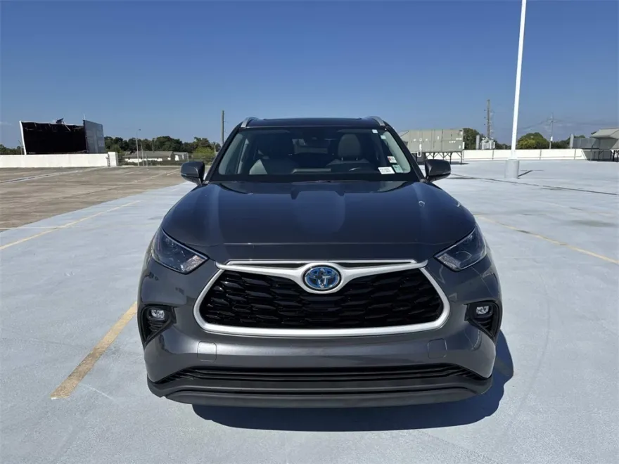 2023 Toyota Highlander Hybrid XLE photo 1