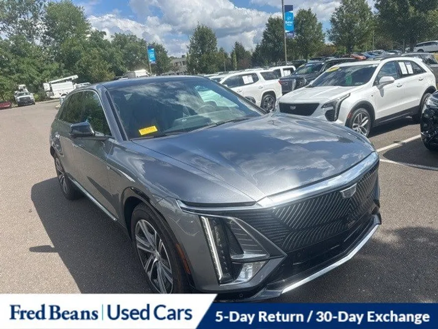 2023 Cadillac Lyriq Luxury photo 1