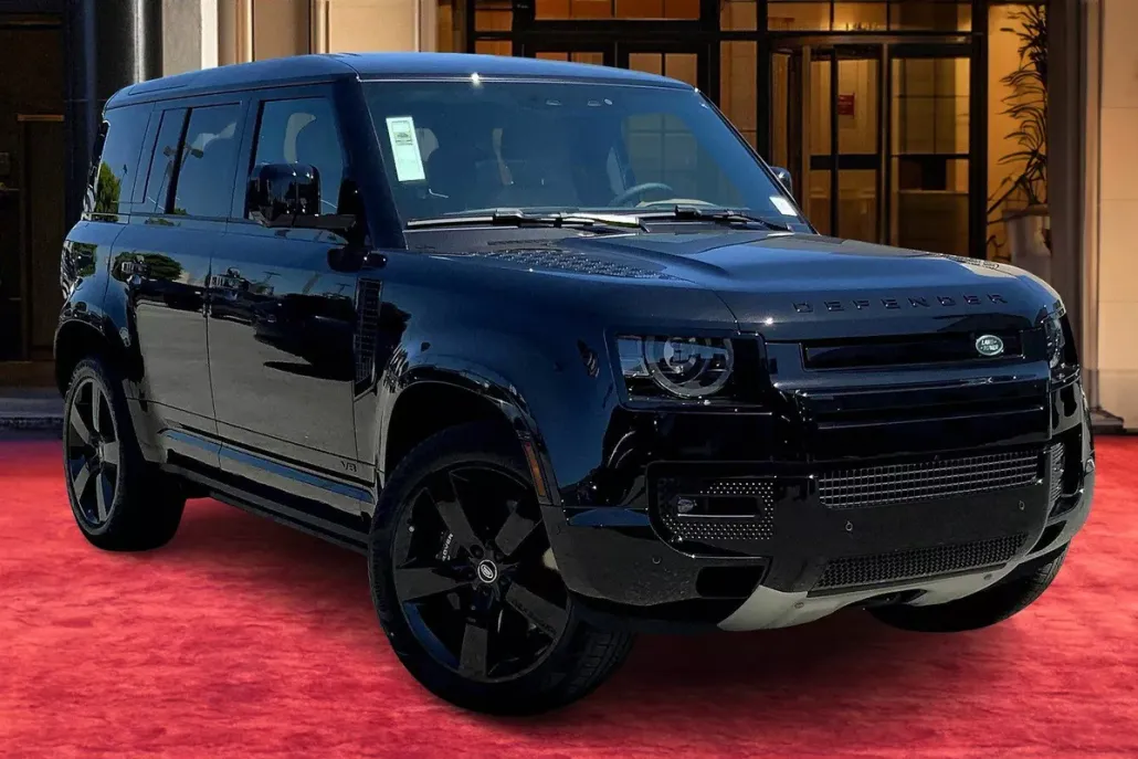 2025 Land Rover Defender 110 V8 photo 1