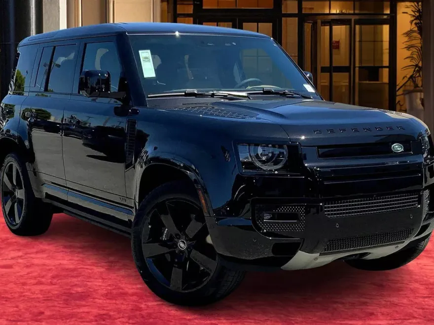 2025 Land Rover Defender 110 V8 photo 1