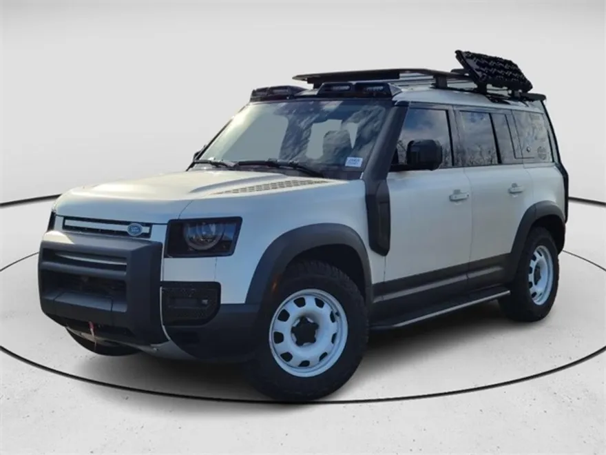2024 Land Rover Defender 110 S photo 1